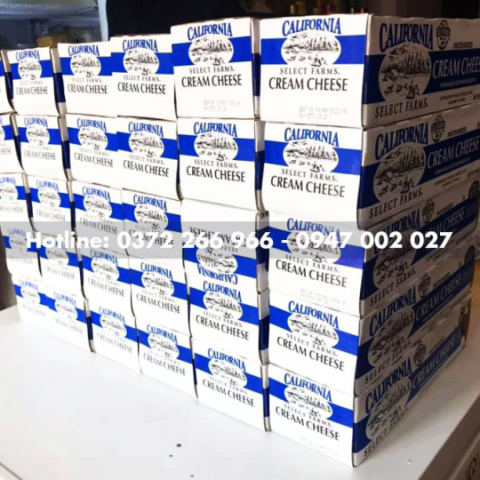 Phô mai kem cream cheese California Select Farms khối 1.36kg