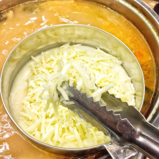 Phô mai sợi mozzarella Hola gói 1kg